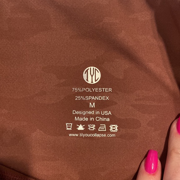 TYC-Til You Collapse Effortless Scrunch Leggings- Mauve Camo - Picture 2 of 3